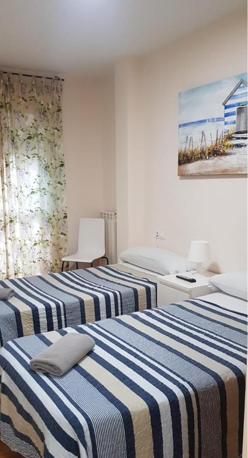 Javier Pedrouzo Sleeping Group Hotel Buitenkant foto